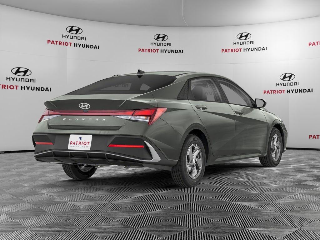 New 2026 Hyundai Elantra SE Sedan