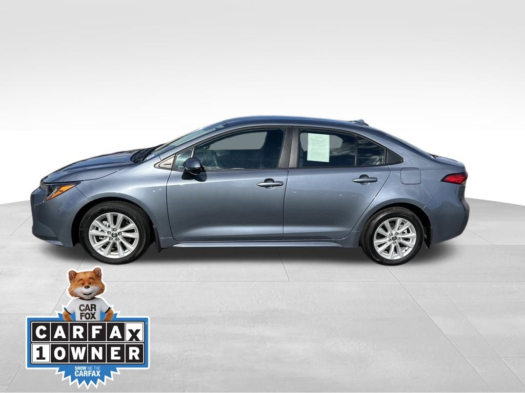 2024 Toyota Corolla LE photo 2