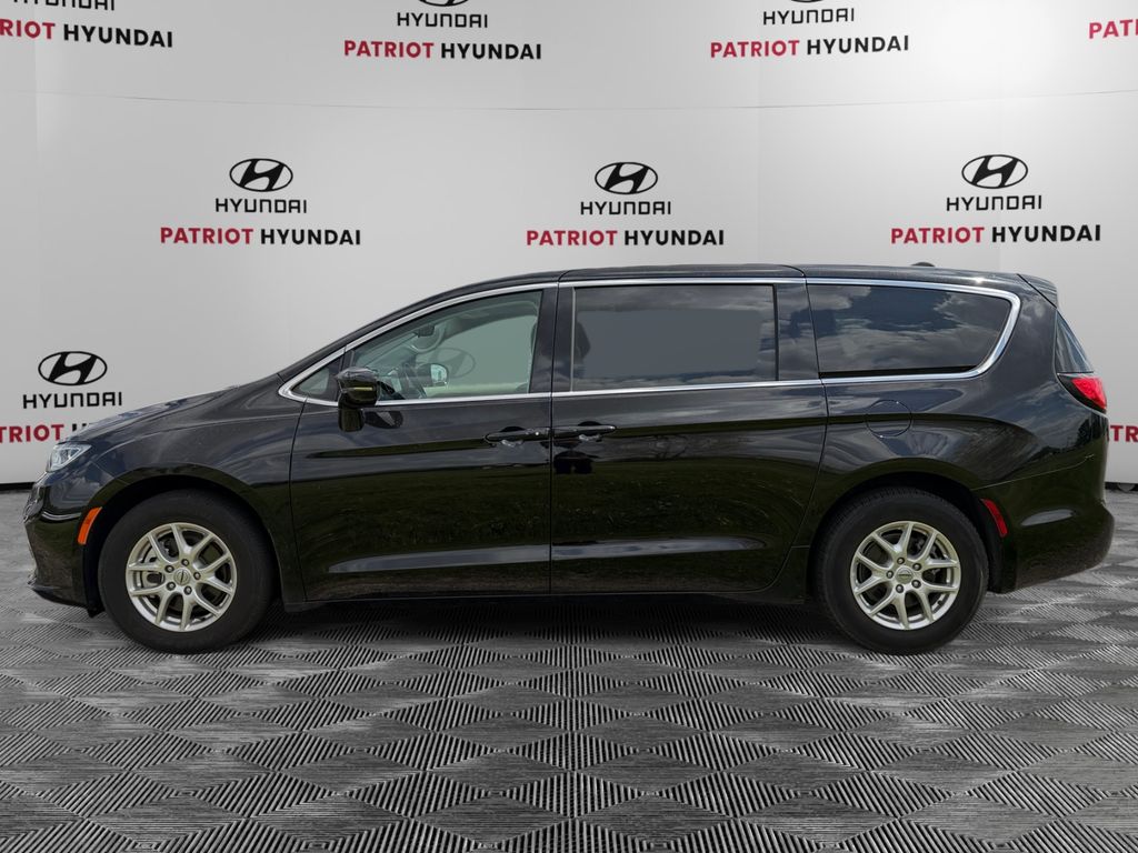 2024 Chrysler Pacifica Touring L - Photo 6