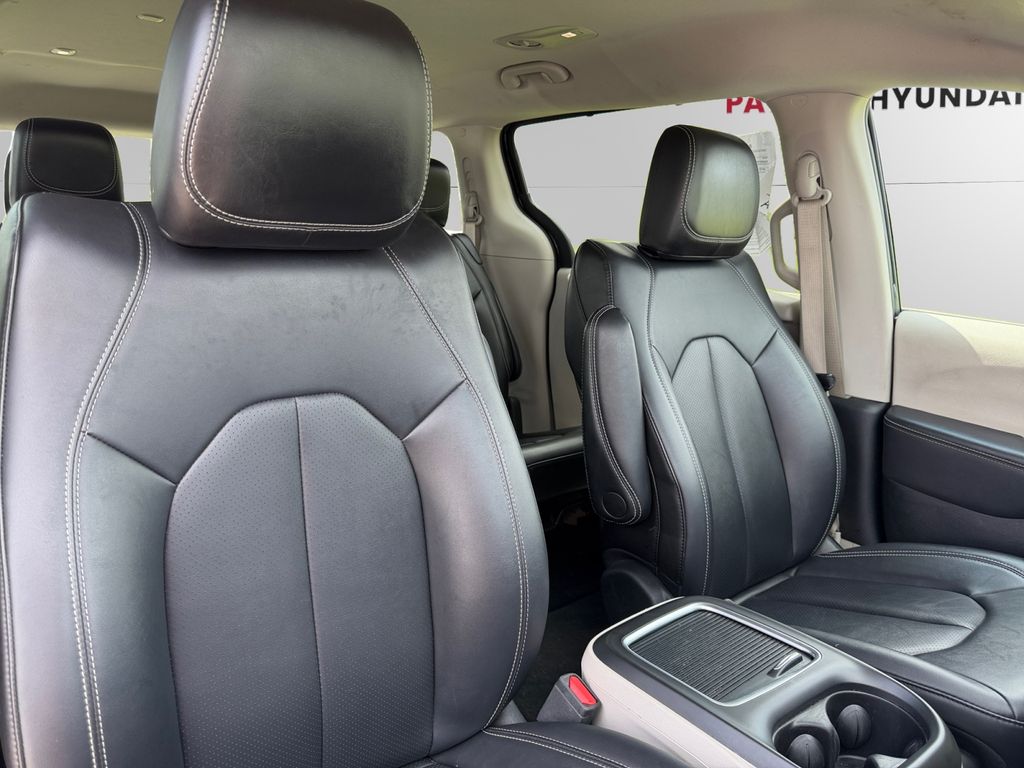 2024 Chrysler Pacifica Touring L - Photo 13