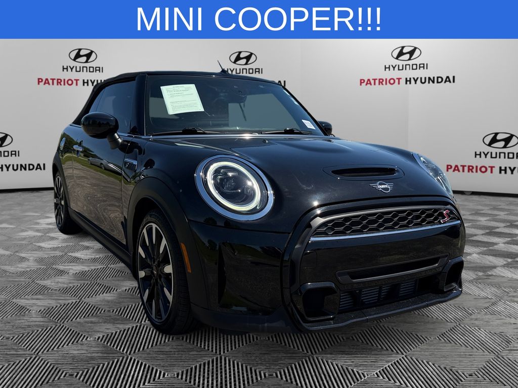 2022 MINI Convertible Cooper S's photo