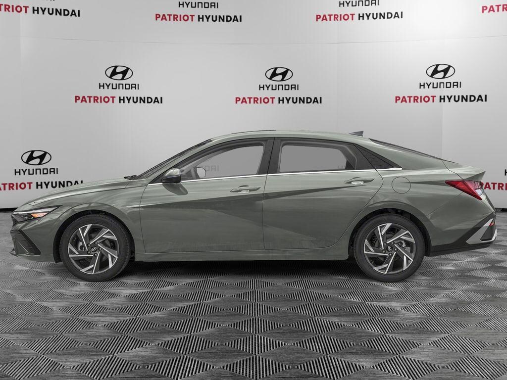 New 2026 Hyundai Elantra Limited Sedan