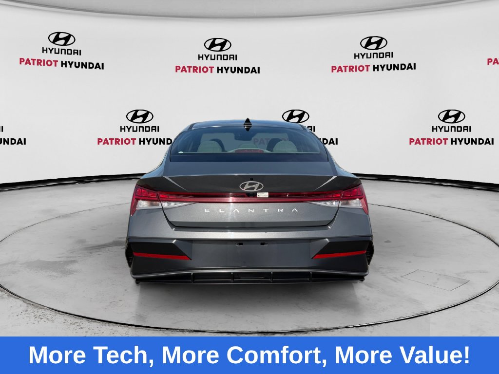Used 2025 Hyundai Elantra SEL Convenience Sedan