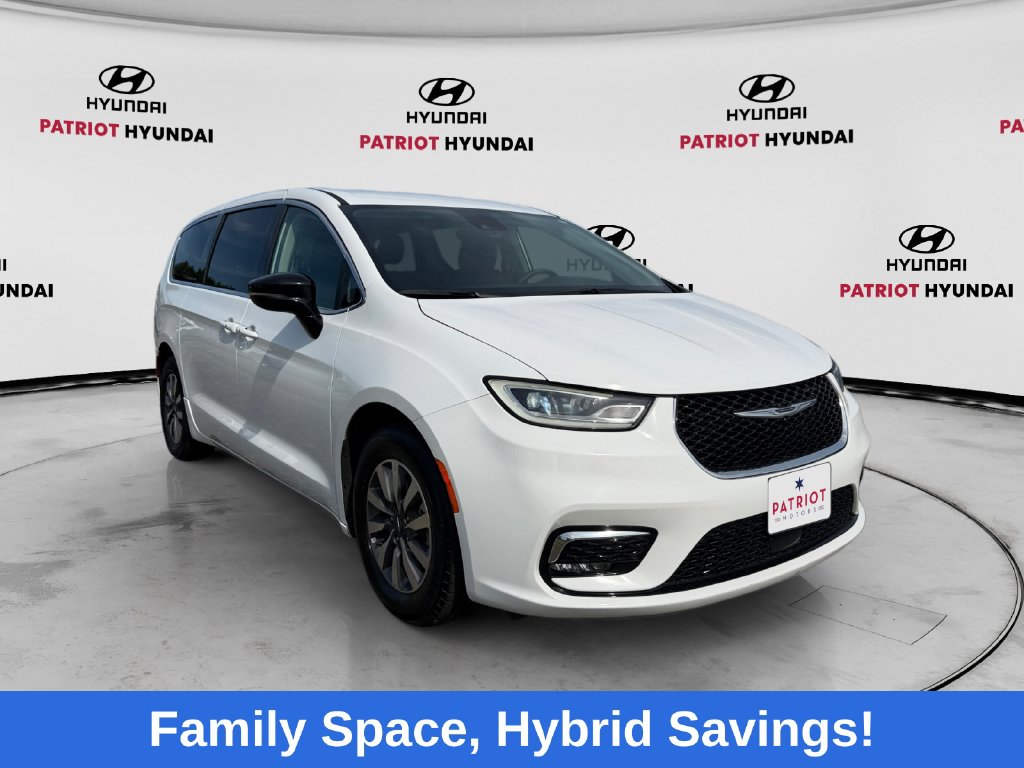 Used 2024 Chrysler Pacifica Plug-In Hybrid Select Van Passenger Van