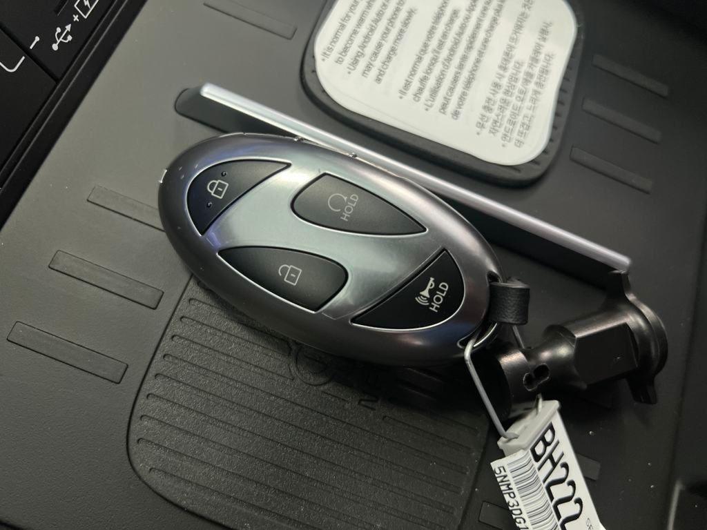 2026 Hyundai Santa Fe Limited - Photo 29