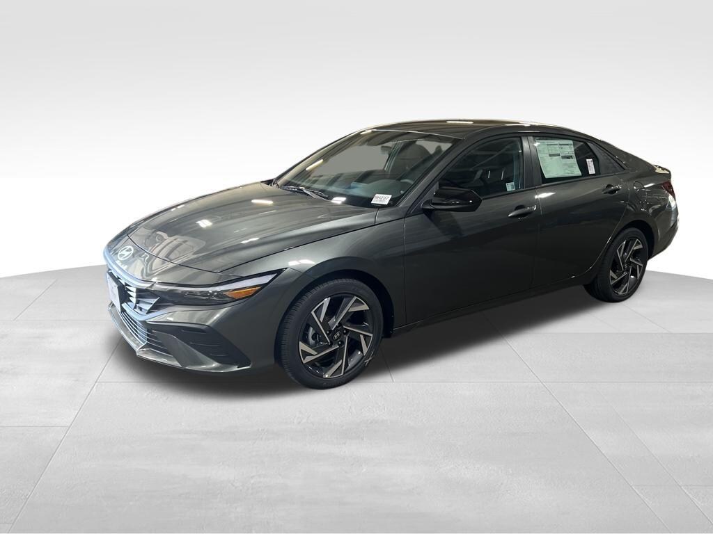 New 2025 Hyundai Elantra SEL Sport Sedan