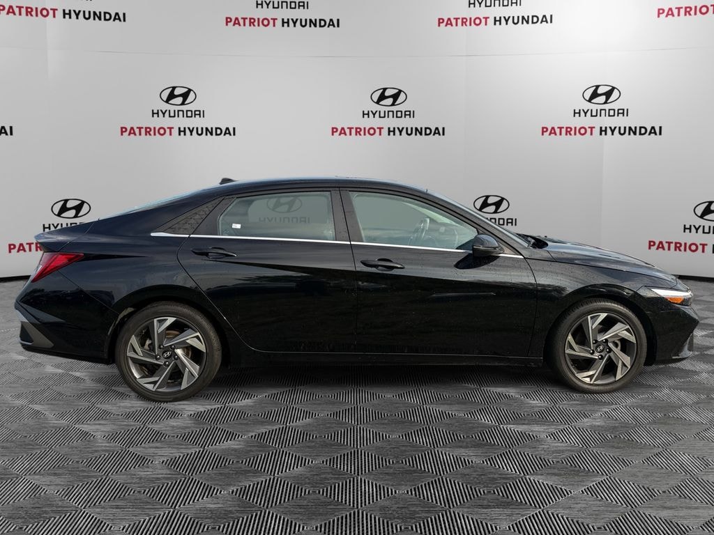 Used 2025 Hyundai Elantra Limited Sedan