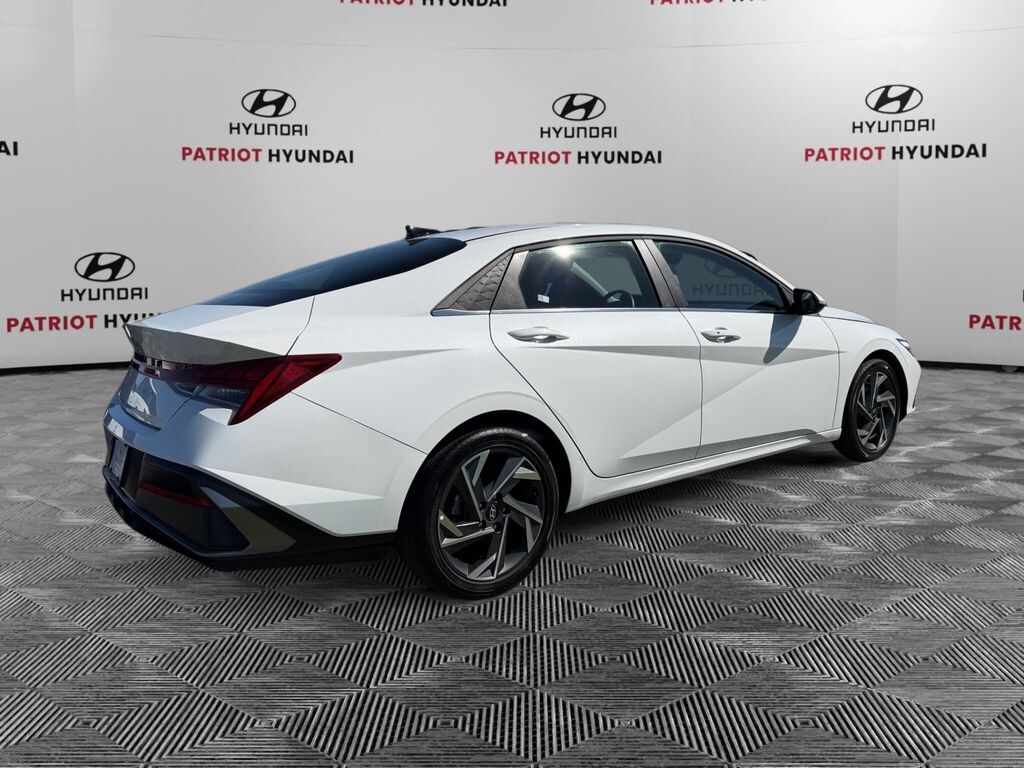 Used 2025 Hyundai Elantra SEL Convenience Sedan
