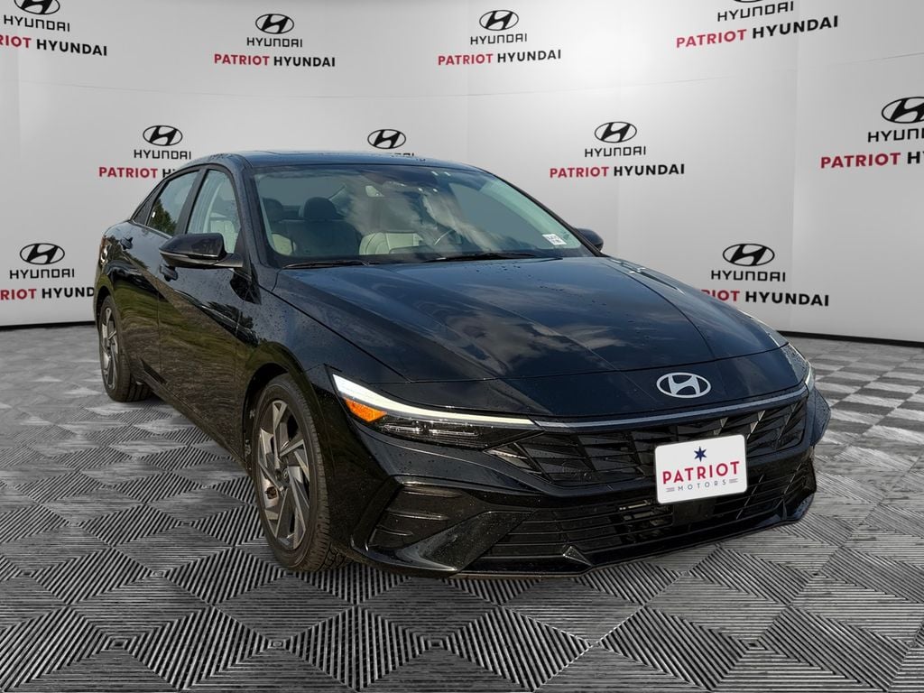 Used 2025 Hyundai Elantra Limited Sedan