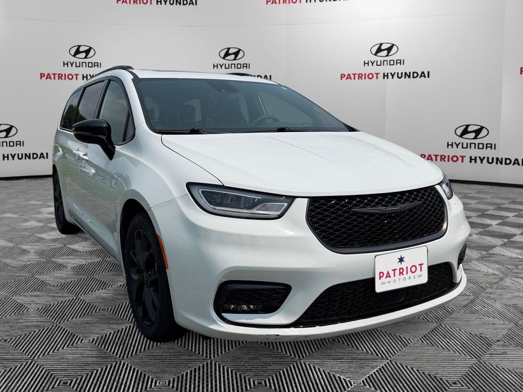 2025 Chrysler Pacifica