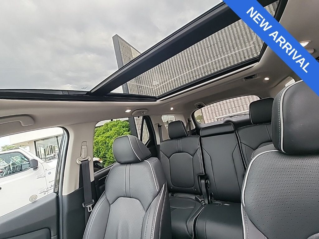 Used 2025 Honda Pilot Elite SUV