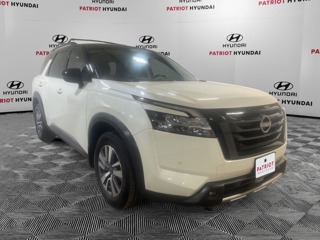 Used 2023 Nissan Pathfinder SL SUV