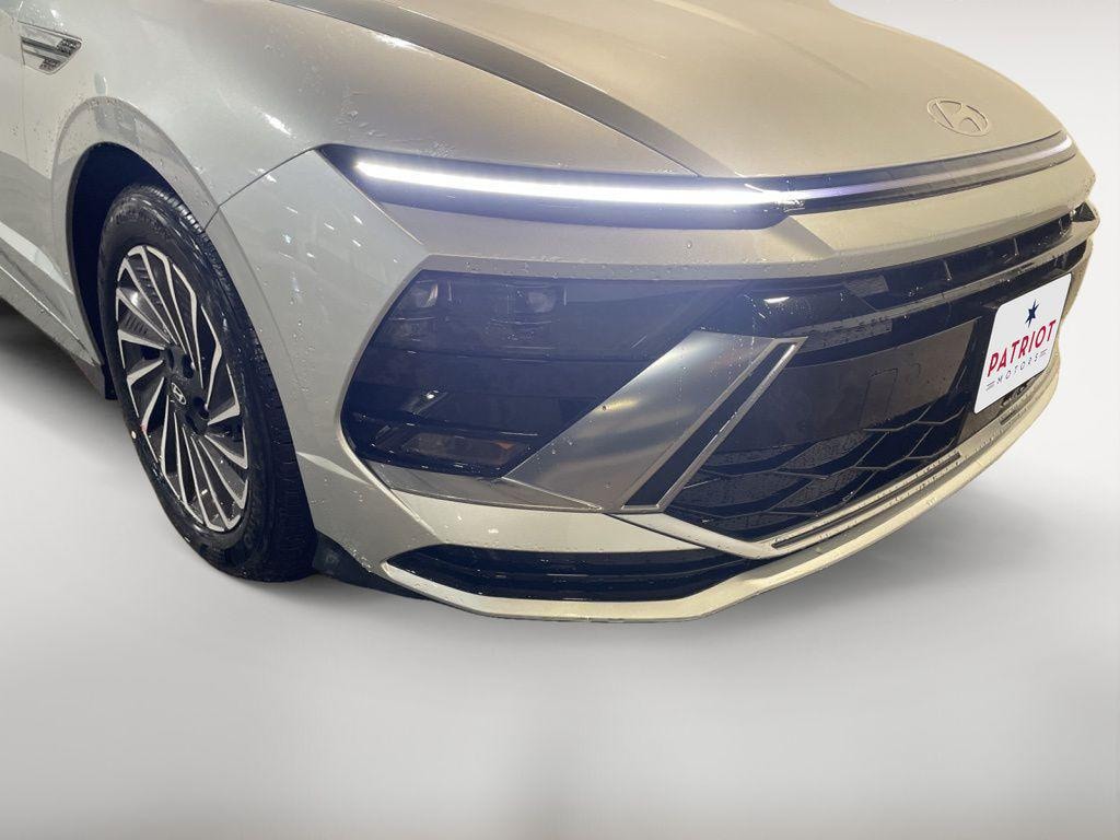 New 2026 Hyundai Sonata Hybrid SEL Sedan