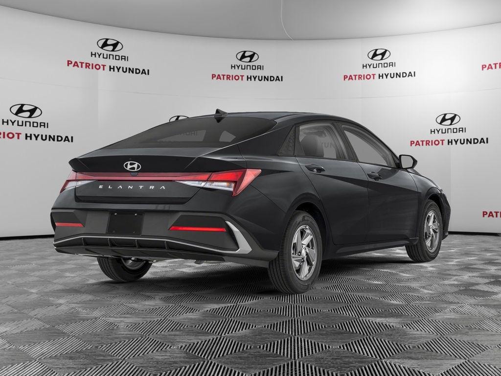 New 2026 Hyundai Elantra SE Sedan