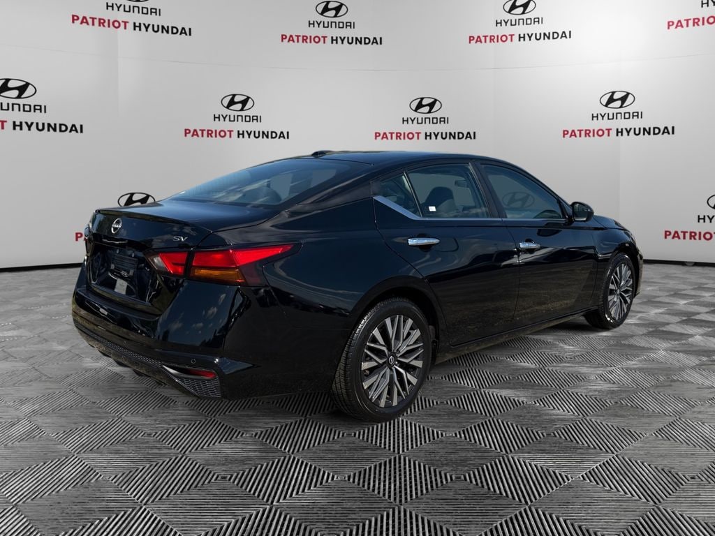 Used 2024 Nissan Altima 2.5 SV Sedan
