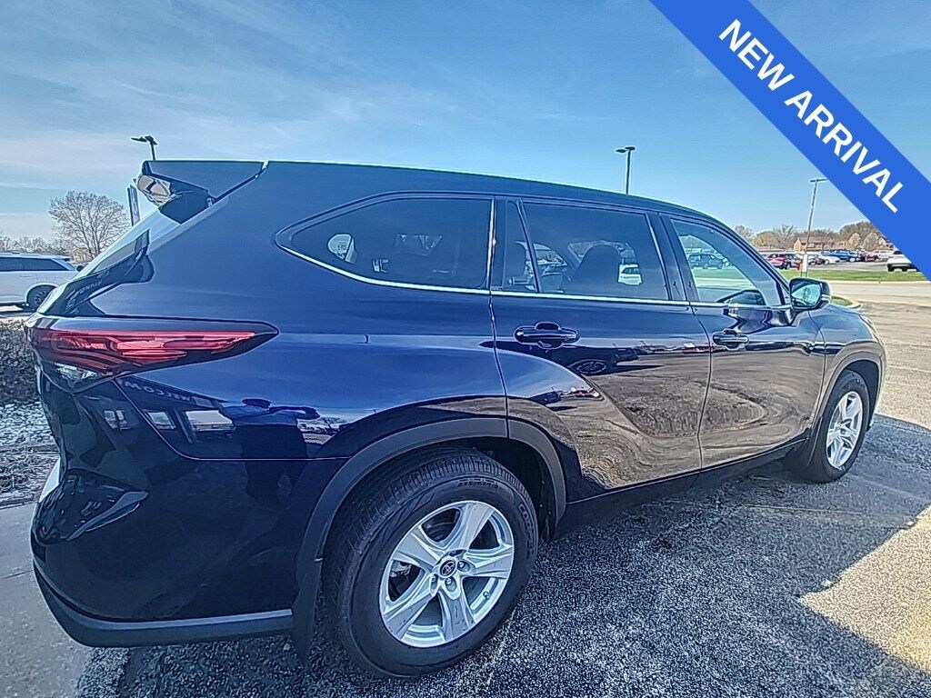 Used 2020 Toyota Highlander LE SUV