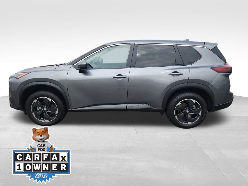 2024 Nissan Rogue SV photo 2