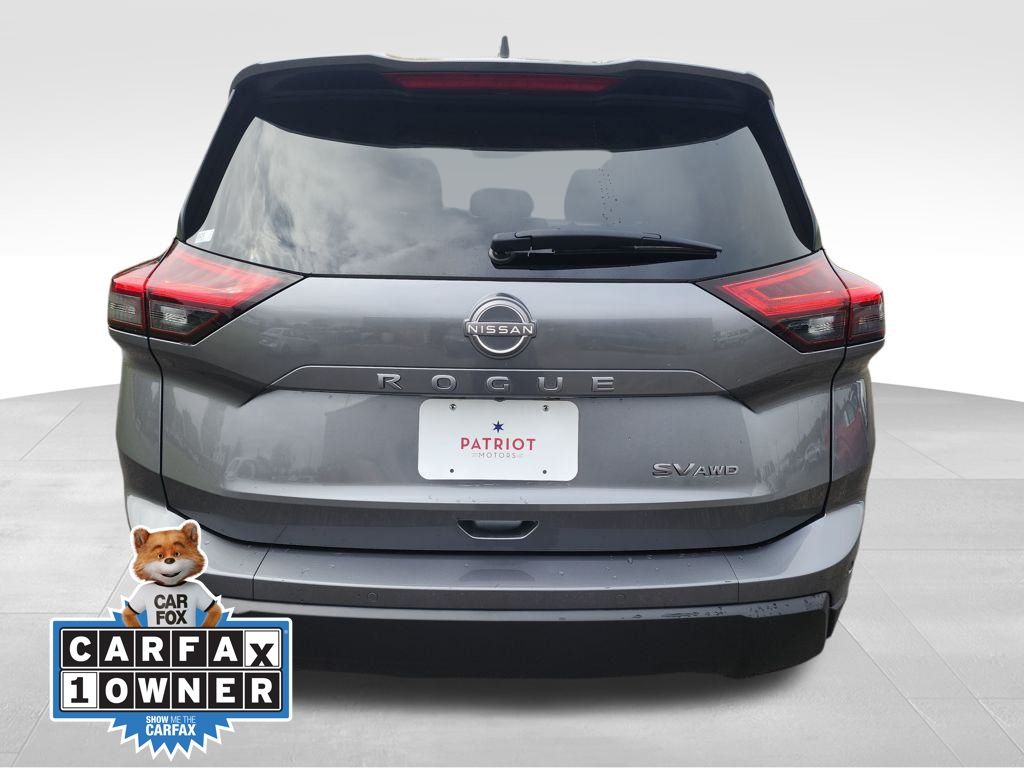 2024 Nissan Rogue SV photo 4