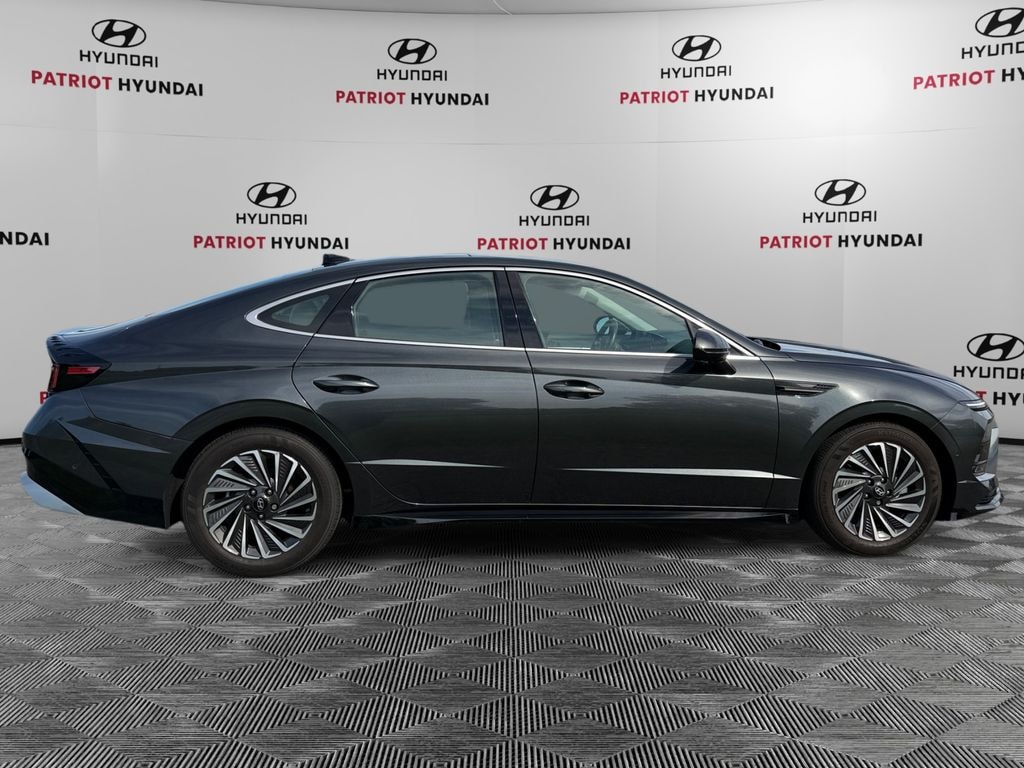 Certified 2025 Hyundai Sonata Hybrid Limited Sedan