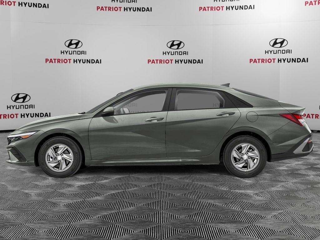 New 2026 Hyundai Elantra SE Sedan