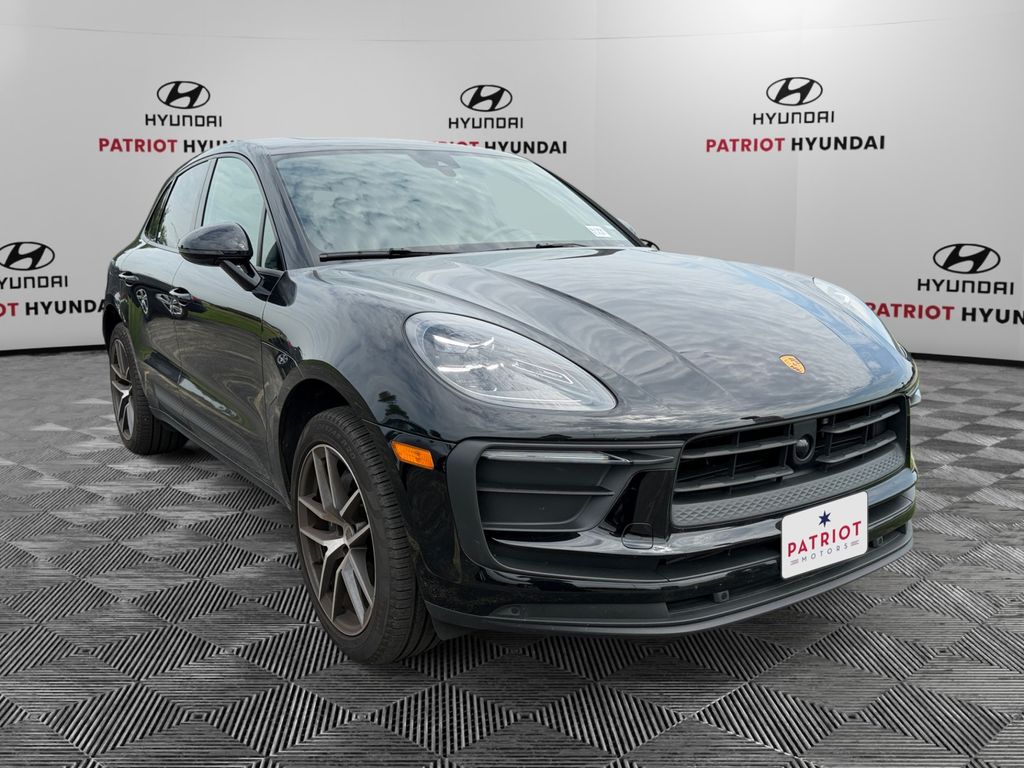 2025 Porsche Macan