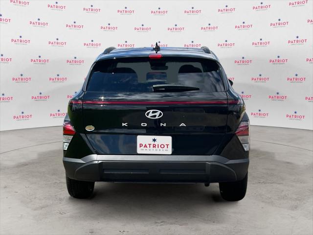 2025 Hyundai Kona SEL photo 4