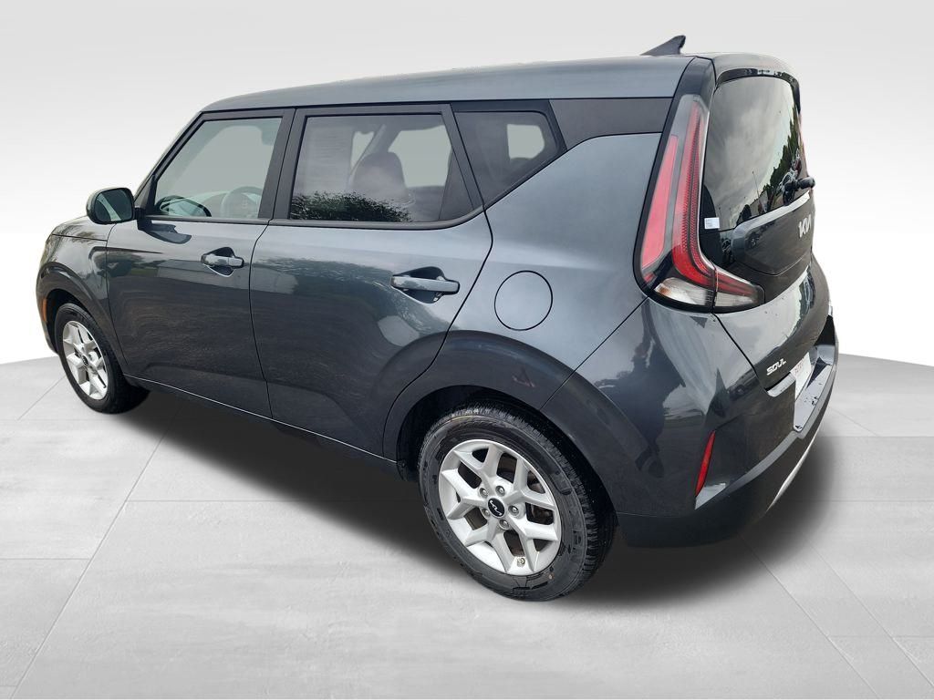 2024 Kia Soul LX photo 3