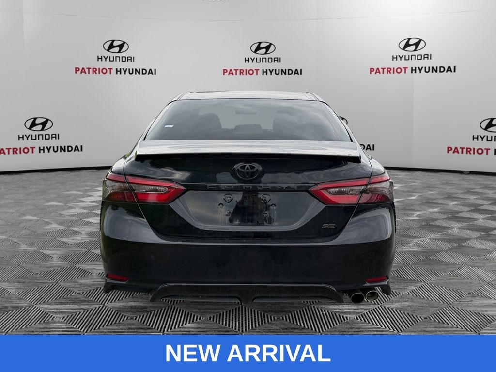 Used 2018 Toyota Camry SE Sedan