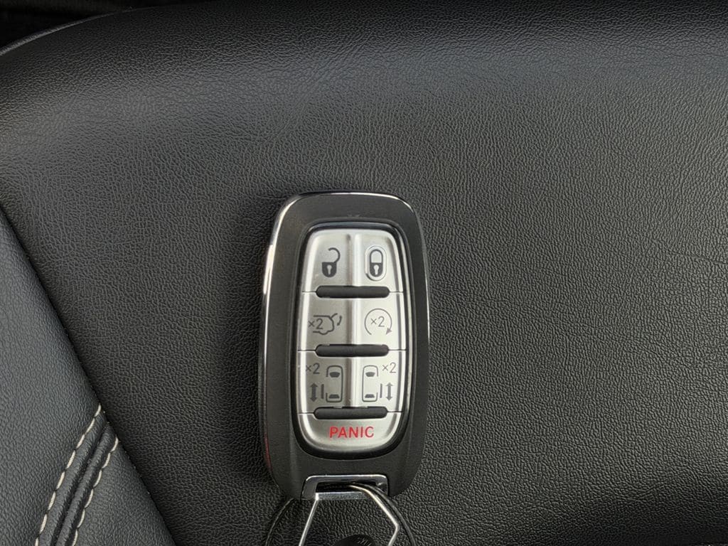 2024 Chrysler Pacifica Touring L - Photo 18