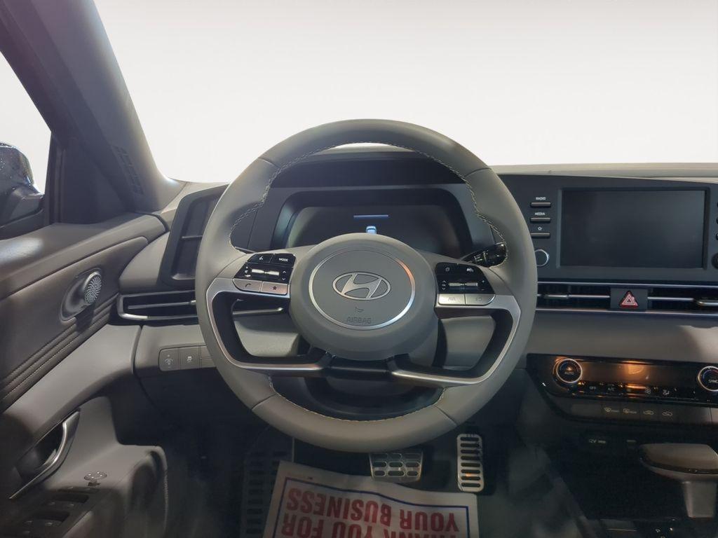 2025 Hyundai Elantra SEL - Photo 14