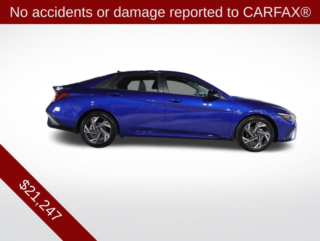 2025 Hyundai Elantra SEL Sport photo 2