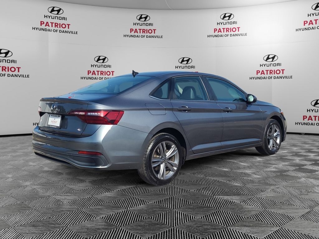 Used 2024 Volkswagen Jetta 1.5T SE Sedan