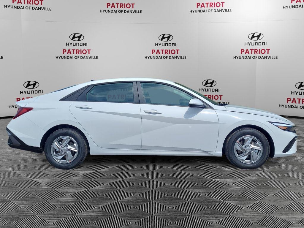 New 2026 Hyundai Elantra SE Sedan