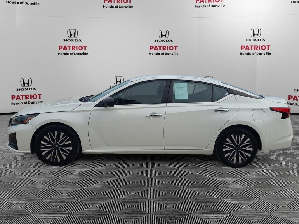 Used 2024 Nissan Altima 2.5 SV Sedan