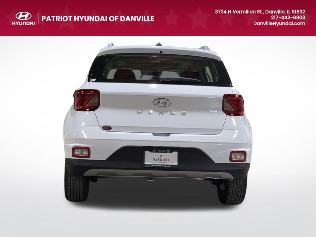 2025 Hyundai Venue SEL photo 4