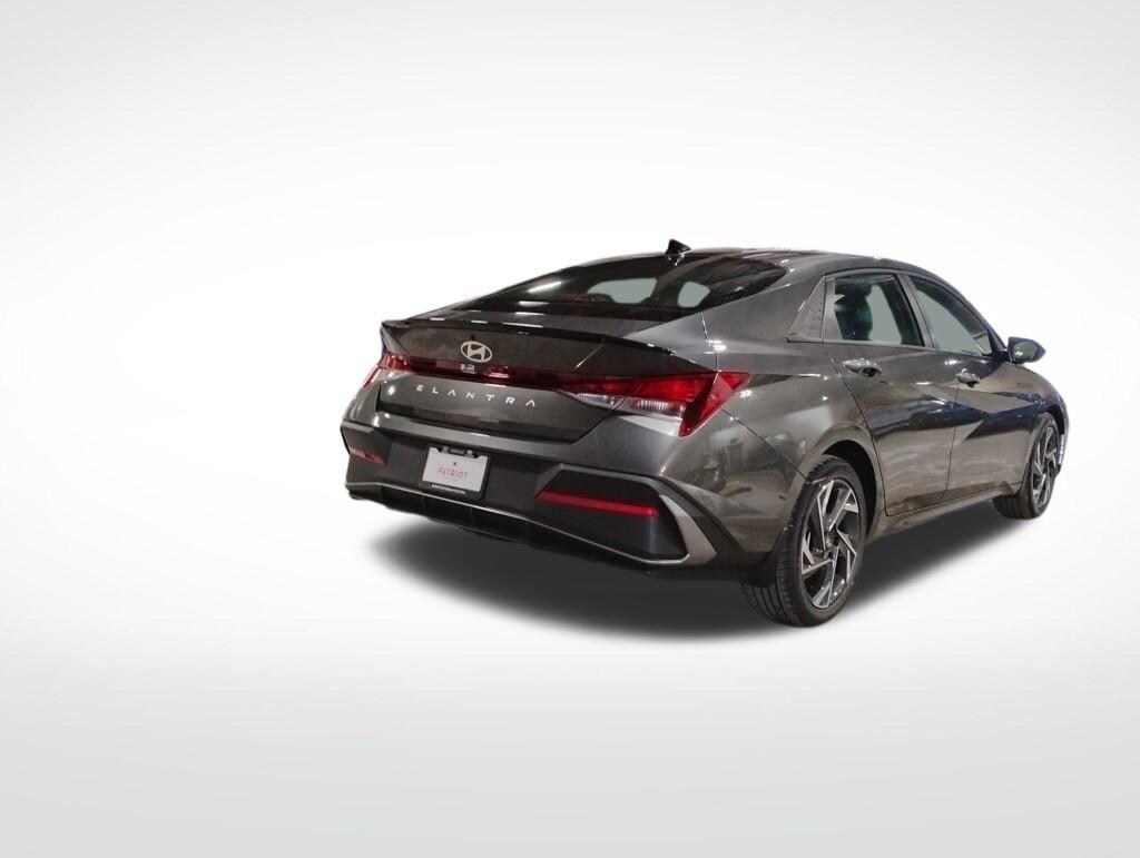 New 2025 Hyundai Elantra SEL Sport Sedan