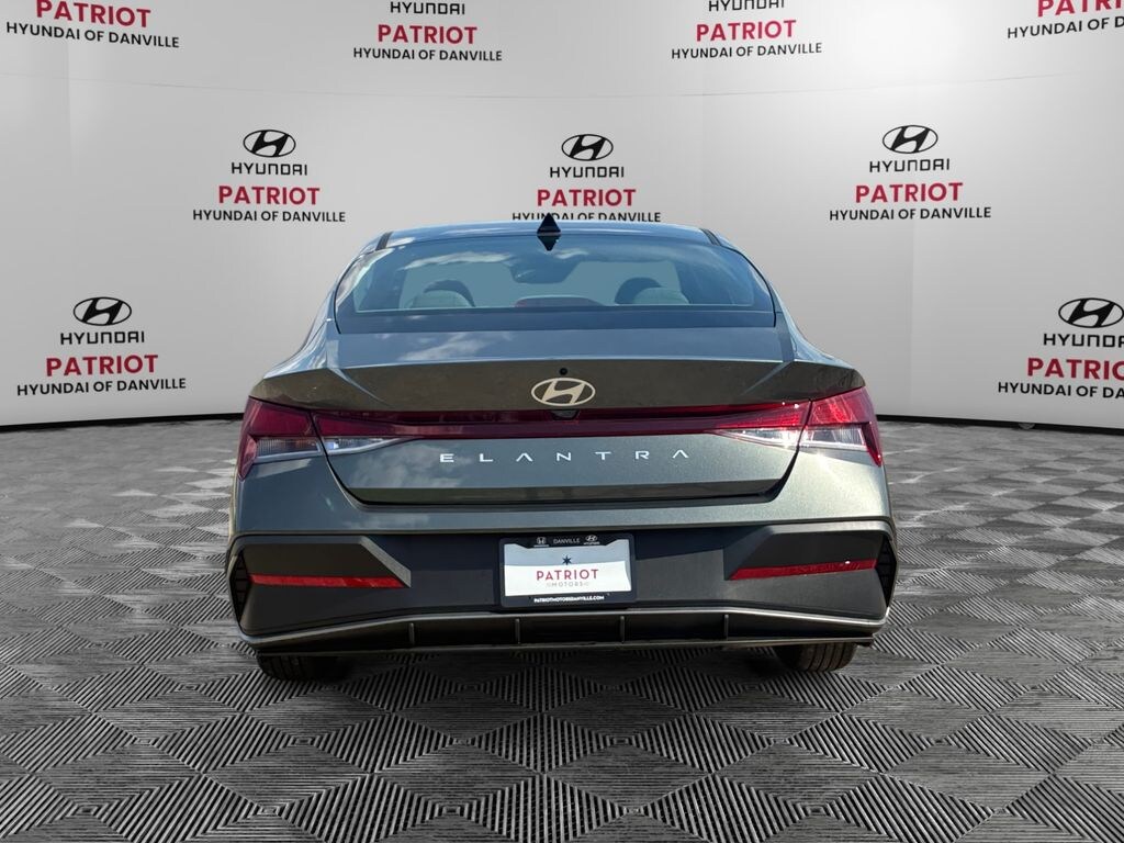Used 2026 Hyundai Elantra SE Sedan
