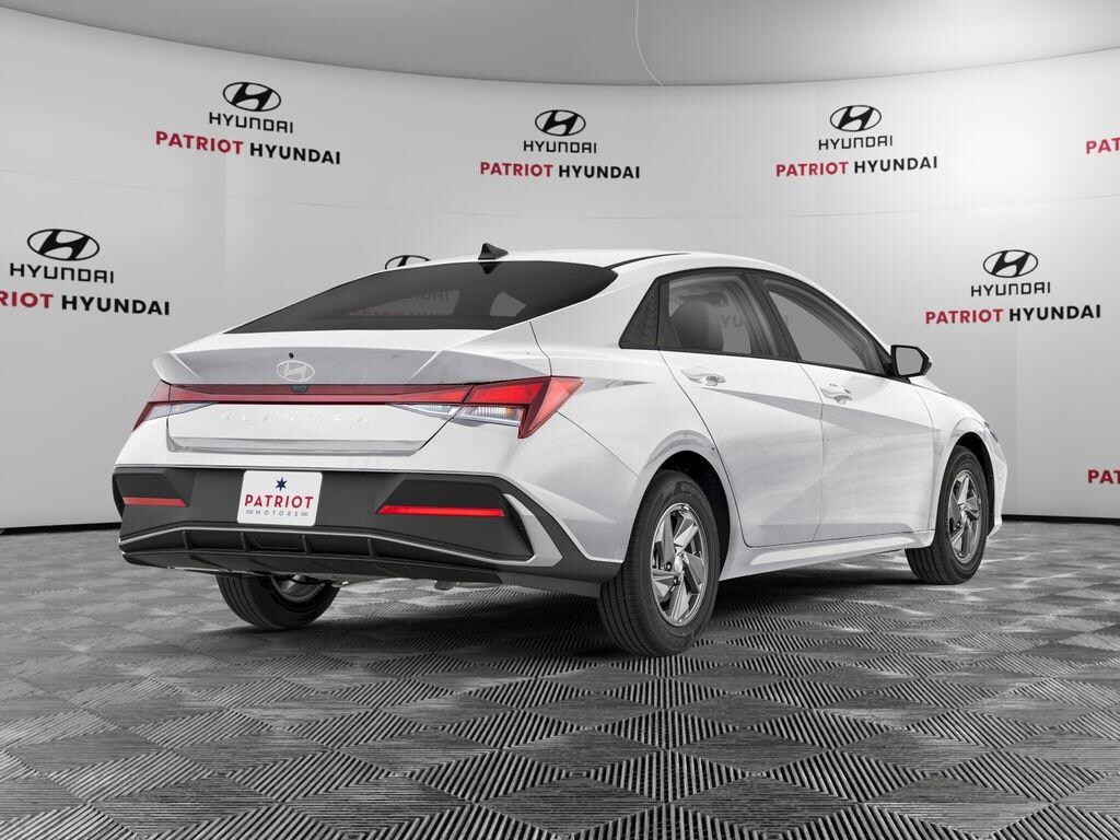 New 2026 Hyundai Elantra SE Sedan