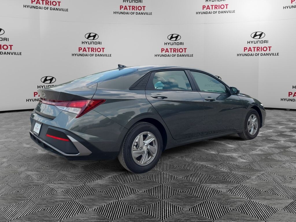 Used 2026 Hyundai Elantra SE Sedan