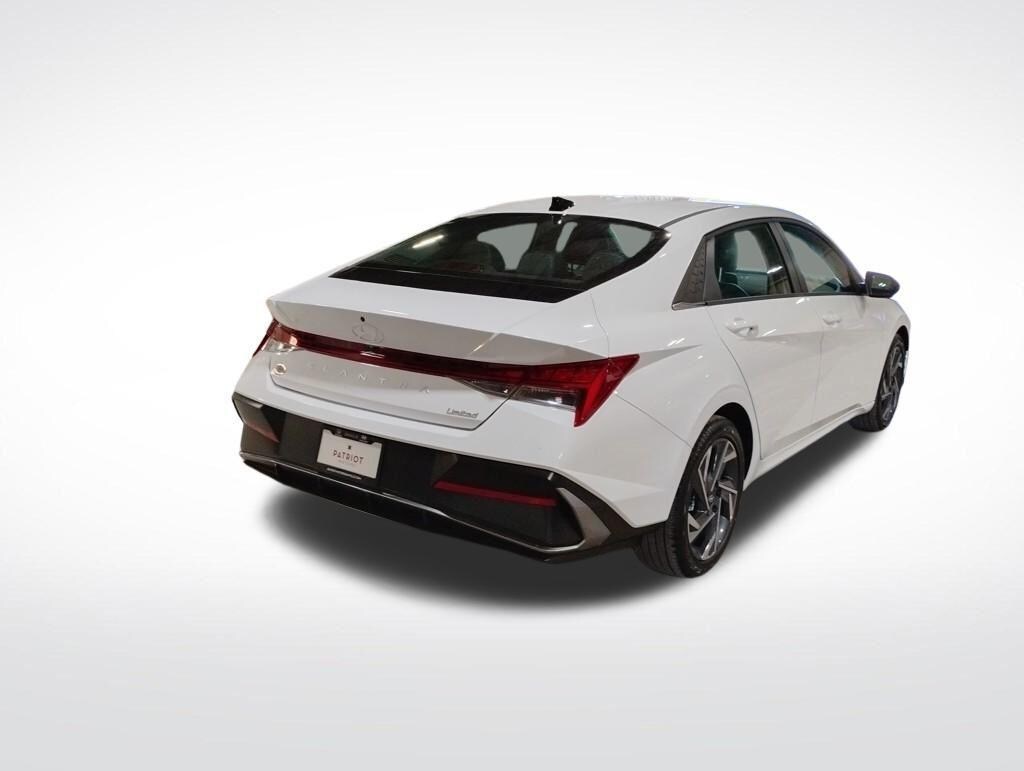 New 2025 Hyundai Elantra Limited Sedan