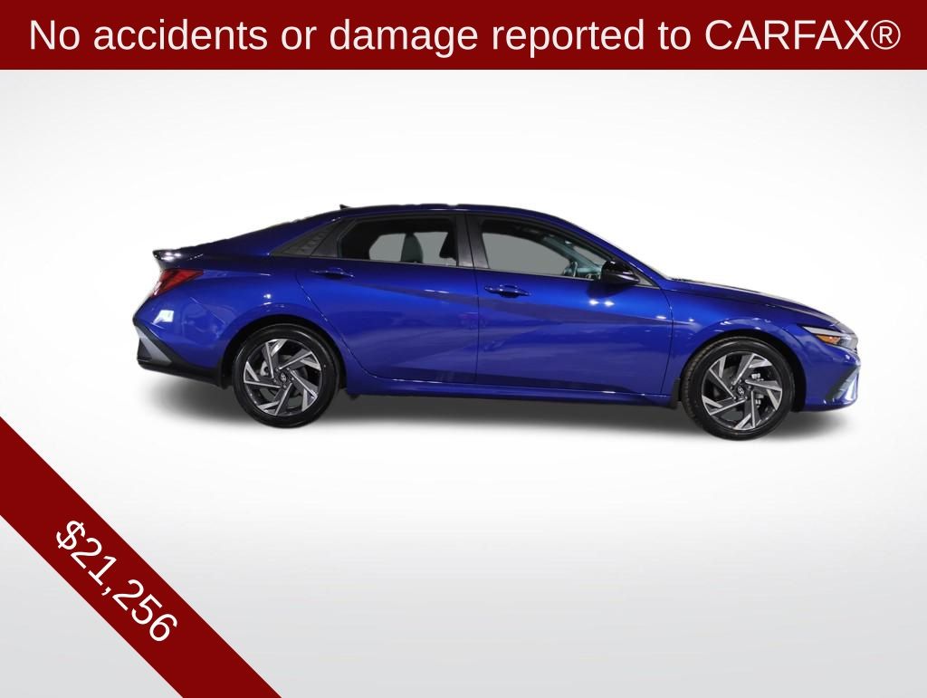 2025 Hyundai Elantra SEL Sport photo 2