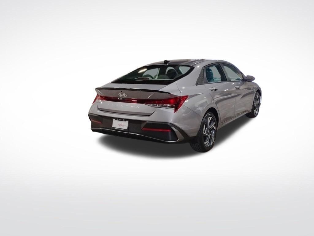 New 2025 Hyundai Elantra SEL Sport Sedan