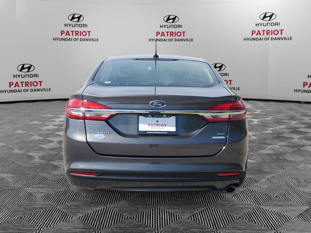 Used 2018 Ford Fusion SE Sedan