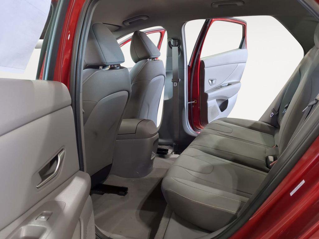 2025 Hyundai Elantra SEL - Photo 21