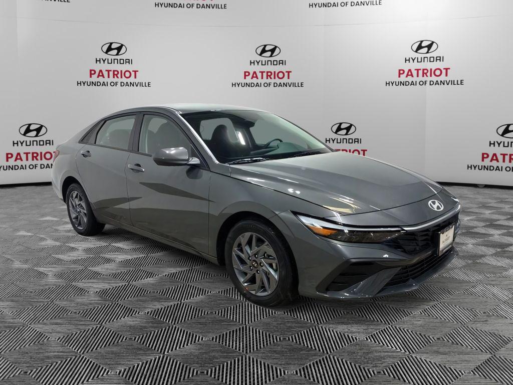 2026 Hyundai Elantra Hybrid Sedan 