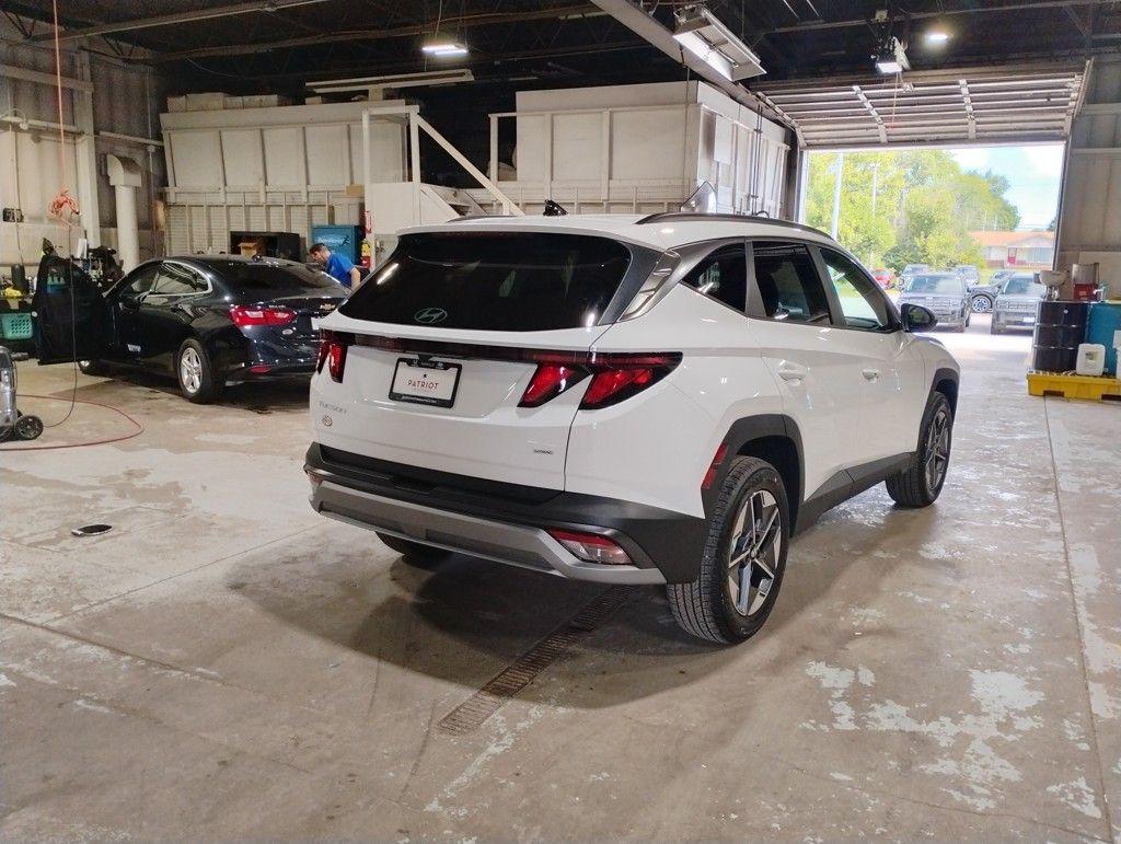 2026 Hyundai Tucson SEL photo 3