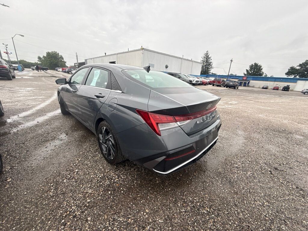 Used 2024 Hyundai Elantra Limited Sedan