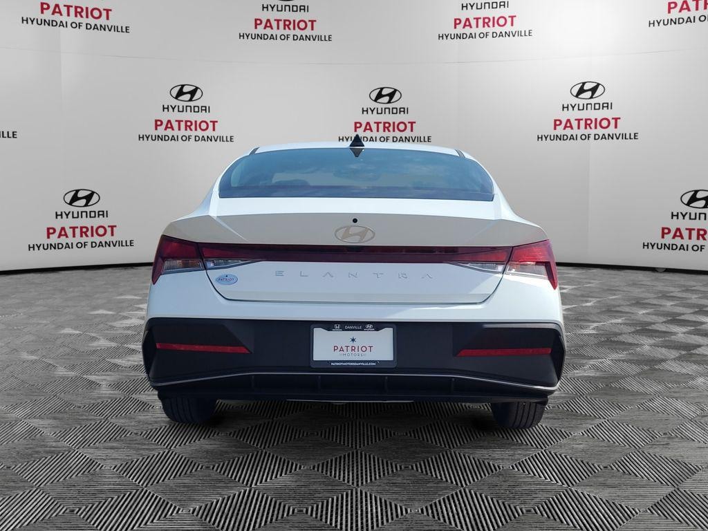 New 2026 Hyundai Elantra SE Sedan