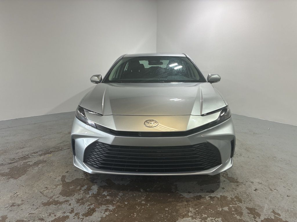 2025 Toyota Camry LE photo 3