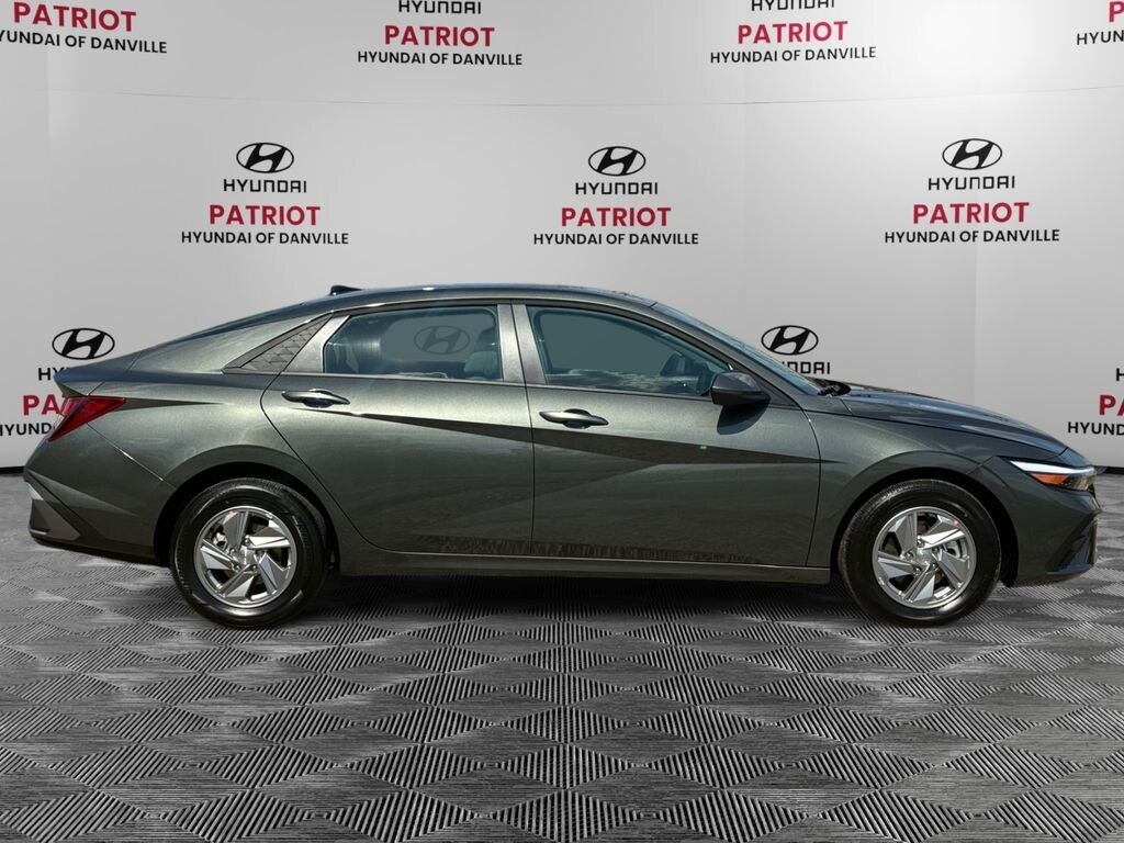 Used 2026 Hyundai Elantra SE Sedan